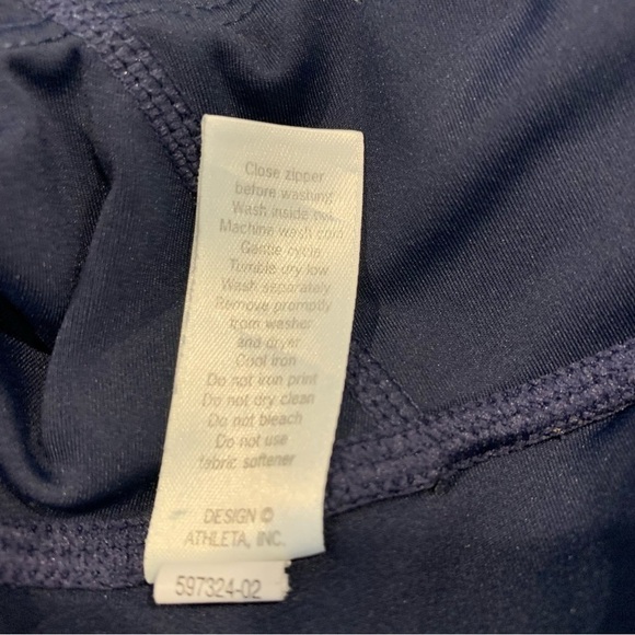 Athleta sz S Navy Blue Gel Sonar Striped Capri Leggings Women's - Picture 8 of 9